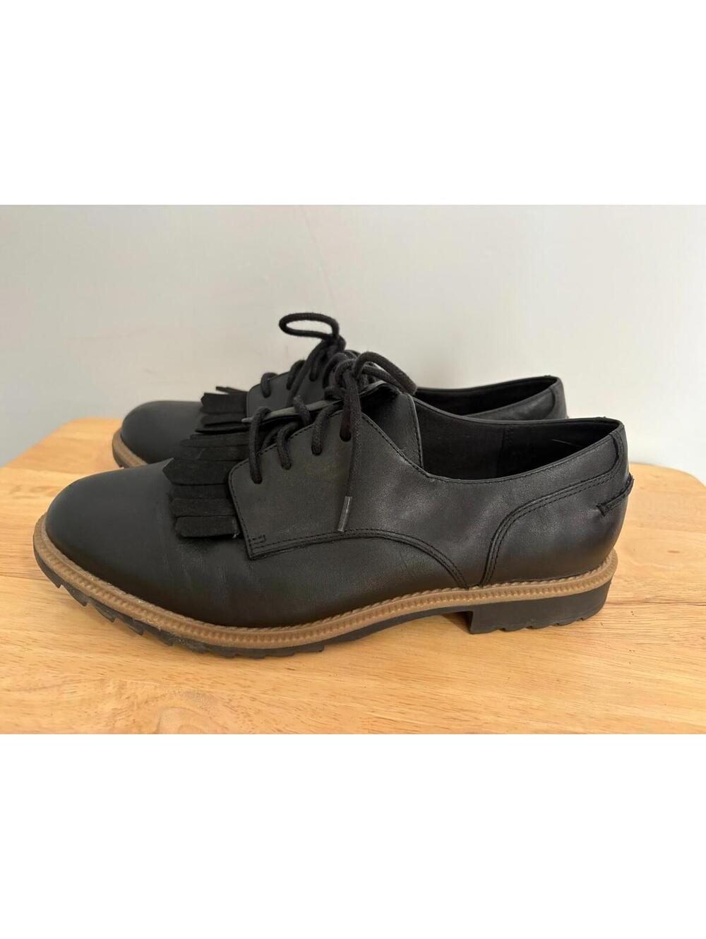 CLARKS Somerset Griffin Mabel Oxfords Black Leather Kiltie Flats Women's 8.5 M - Picture 3 of 9